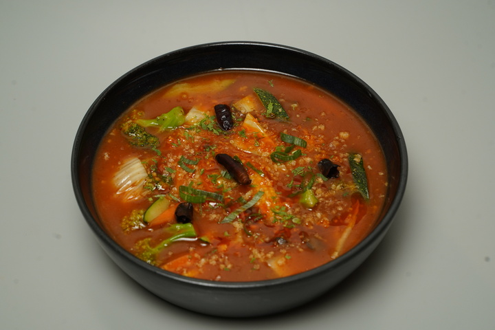 STIR FRIED VEGETABLES AND BOK CHOY CHOICE OF SAUCE