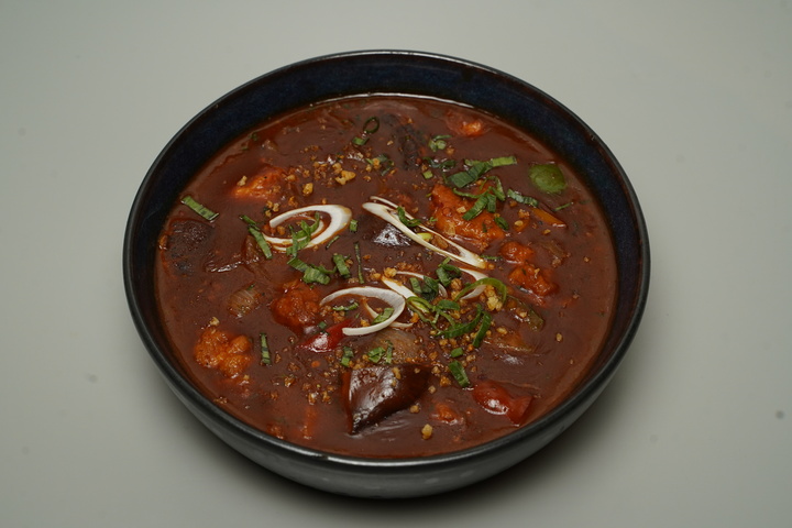 STIR FRIED CHICKEN CHOICE OF SAUCE